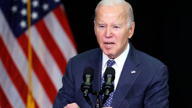 Biden affirme que s&rsquo;opposer au financement de l&rsquo;Ukraine « fait le jeu de Poutine »