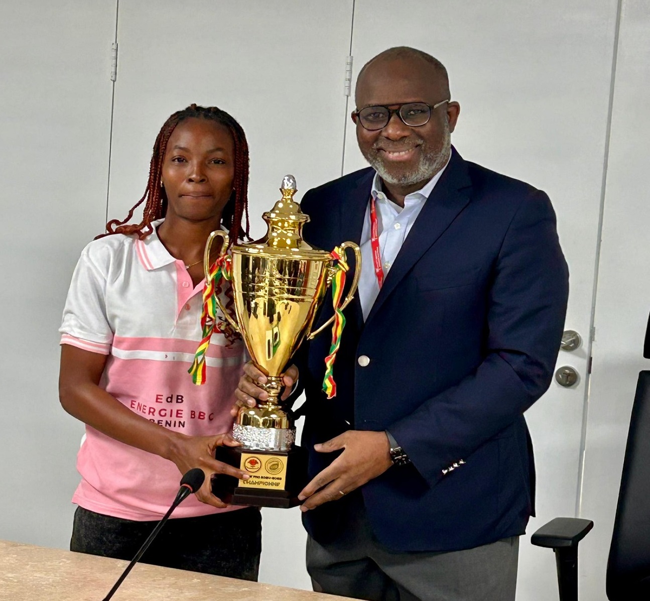 Énergie Basket Ball Club brille à la Ligue Pro 2024-2025 : les dames championnes, les hommes sur le podium