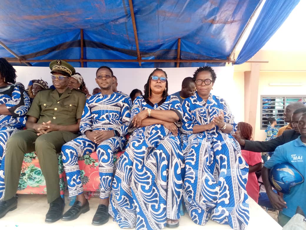 Couffo: premier anniversaire du marché moderne d’Azovè, le préfet Mègbédji attentif aux doléances des commerçants