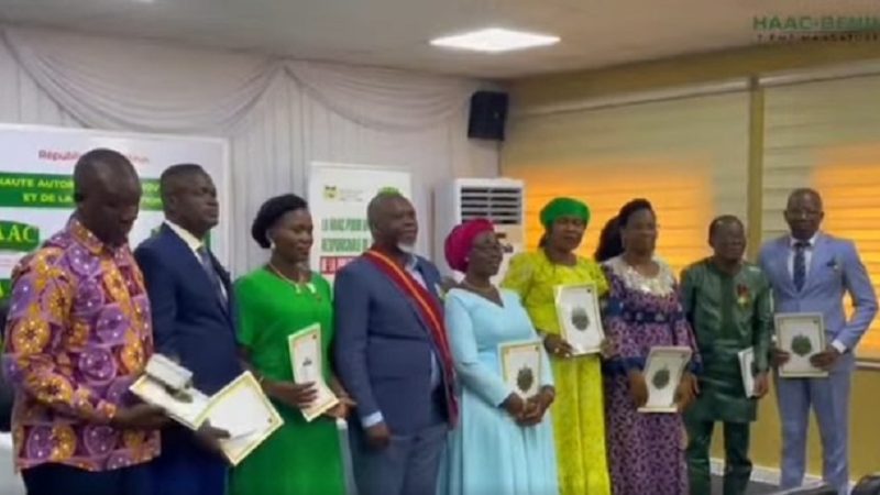 Bénin : la Grande Chancellerie honore huit cadres de la HAAC pour leur dévouement exemplaire