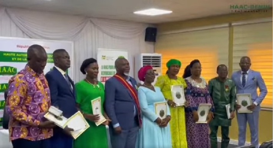 Bénin : la Grande Chancellerie honore huit cadres de la HAAC pour leur dévouement exemplaire