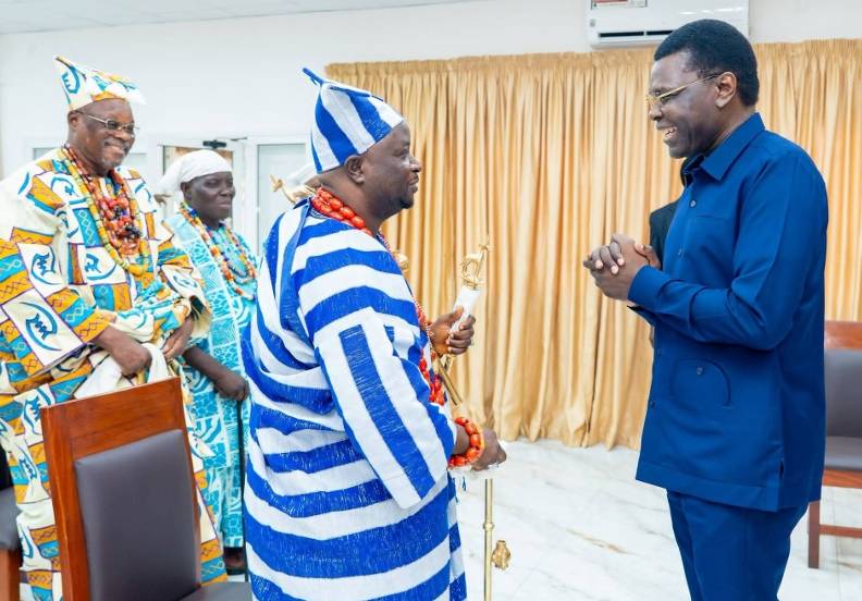À Brazzaville, Joseph Djogbénou discute avec la diaspora béninoise