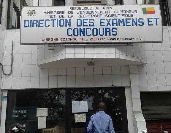 Bénin : la police démantèle un réseau présumé de racket et d&rsquo;escroquerie à la DEC
